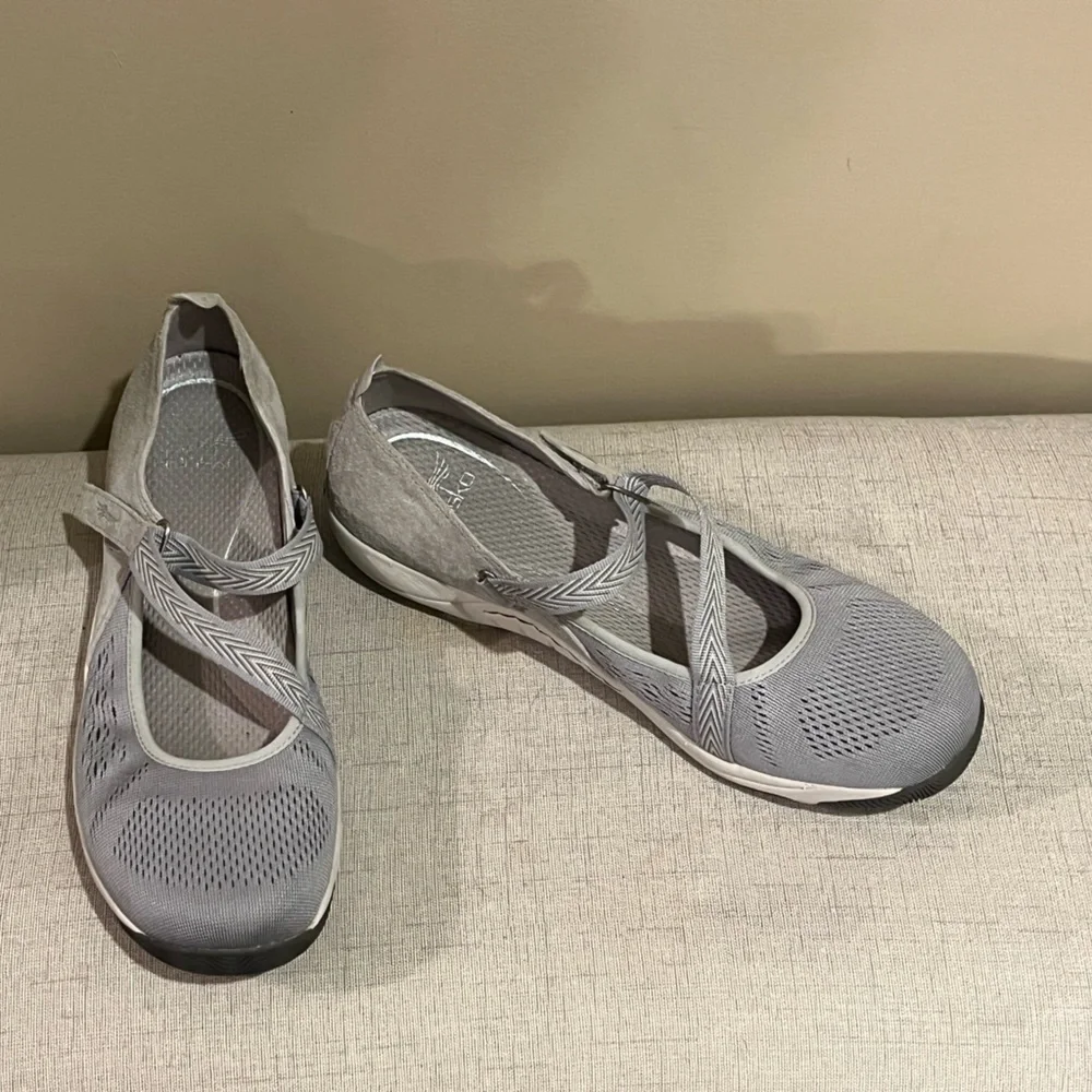 Dansko Haven Mary Jane Flats EUR 39, light grey
